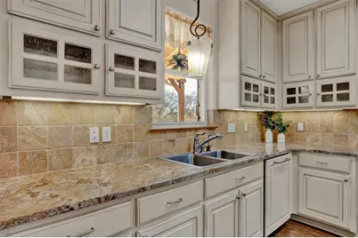5300 Lookout Ridge Drive, Marble Falls, TX 78654 - Photo 23