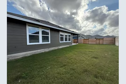 290 Gresham, Kyle, TX 78640 - Photo 37