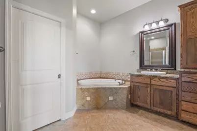 129 Hi Valley #B, Horseshoe Bay, TX 78657 - Photo 23