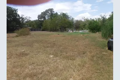 310 Houston Street, Elgin, TX 78621 - Photo 3