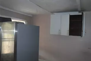 310 Houston St, Elgin, TX 78621 - Photo 7