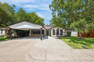 1706 Davis St, Taylor, TX 76574 - Photo 1