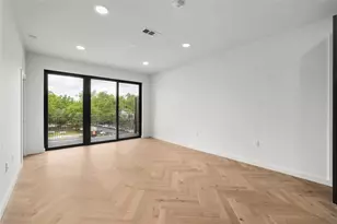 2209 S 1st St, Austin, TX 78704 - Photo 9