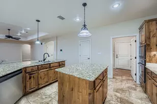 213 Western Sky Trail, Jarrell, TX 76537 - Photo 13