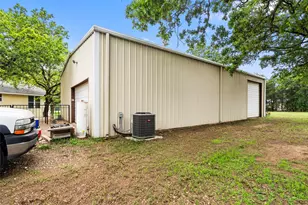 1389 Hwy 290 E, Elgin, TX 78621 - Photo 39