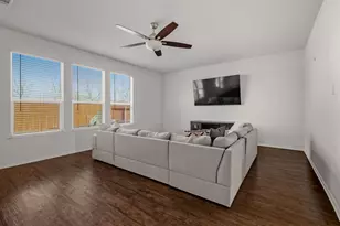 220 Saranac Dr, Elgin, TX 78621 - Photo 9