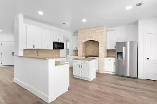 11124 Silo Valley Dr, Austin, TX 78754 - Photo 9