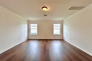 102 Adame Ln, Hutto, TX 78634 - Photo 5