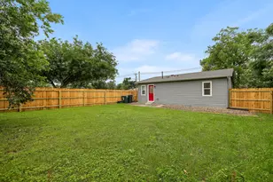 606 E 19th St, Georgetown, TX 78626 - Photo 23