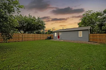 606 E 19th Street, Georgetown, TX 78626 - Photo 19