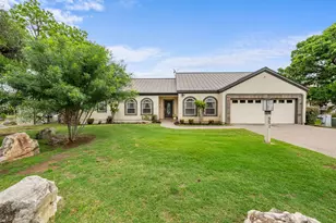 521 Lucy Ln, Horseshoe Bay, TX 78657 - Photo 3
