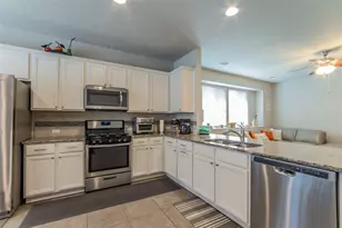 352 S Brook Dr, Leander, TX 78641 - Photo 7