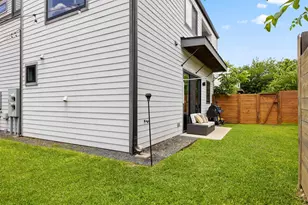 1116 Stobaugh St, Austin, TX 78757 - Photo 33