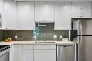 935 La Posada Dr, Austin, TX 78752 - Photo 9