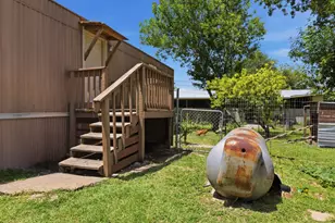 1840 Pine St, San Marcos, TX 78666 - Photo 23