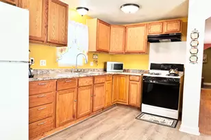 1840 Pine St, San Marcos, TX 78666 - Photo 3