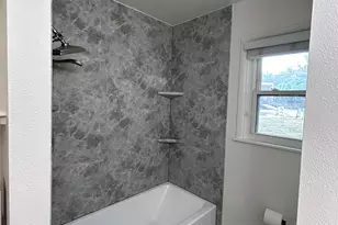 1003 W Bluebonnet Dr, San Marcos, TX 78666 - Photo 7
