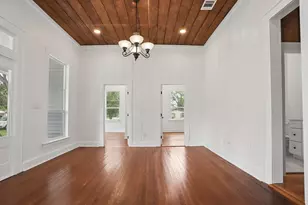 306 Rivers St, Smithville, TX 78957 - Photo 5