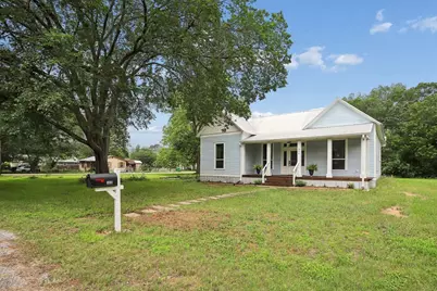 306 Rivers Street, Smithville, TX 78957 - Photo 1