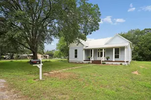306 Rivers St, Smithville, TX 78957 - Photo 1
