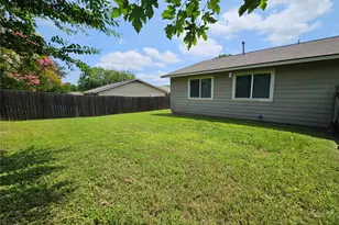 6800 Lunar Dr, Austin, TX 78745 - Photo 23