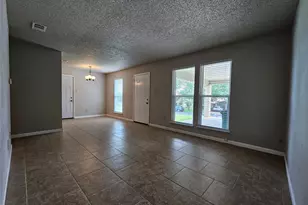6800 Lunar Dr, Austin, TX 78745 - Photo 5