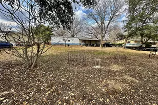 1710 Aspen St, San Marcos, TX 78666 - Photo 3