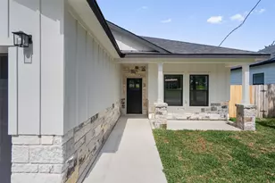 889 S Leon, Giddings, TX 78942 - Photo 21