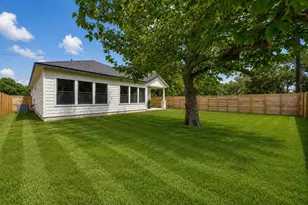 889 S Leon, Giddings, TX 78942 - Photo 29