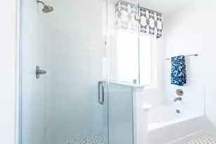 101 Hollister Dr, Liberty Hill, TX 78642 - Photo 9