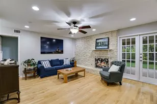 7615 Rockpoint Dr, Austin, TX 78731 - Photo 17