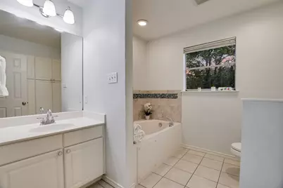 7615 Rockpoint Drive, Austin, TX 78731 - Photo 7