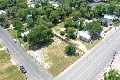 611 N Llano Street, Fredericksburg, TX 78624 - Photo 17