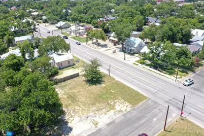611 N Llano Street, Fredericksburg, TX 78624 - Photo 5