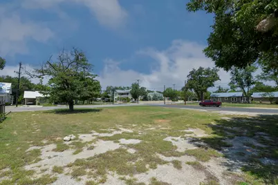 611 N Llano Street, Fredericksburg, TX 78624 - Photo 11