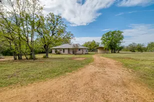185 E Broken Tree Ln, Smithville, TX 78957 - Photo 5