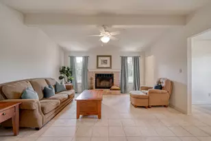 185 E Broken Tree Ln, Smithville, TX 78957 - Photo 7