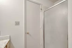 185 E Broken Tree Ln, Smithville, TX 78957 - Photo 25