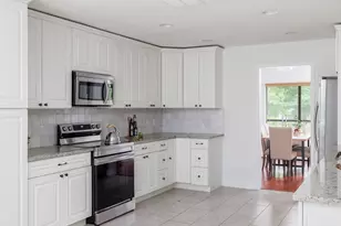 9305 Rolling Oaks Trail, Austin, TX 78750 - Photo 7