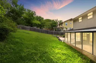 9305 Rolling Oaks Trail, Austin, TX 78750 - Photo 29