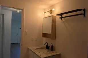 1109 Spur St, Austin, TX 78721 - Photo 13