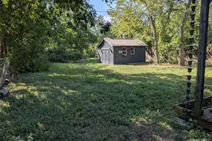 1109 Spur St, Austin, TX 78721 - Photo 21