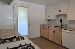 1109 Spur St, Austin, TX 78721 - Photo 5