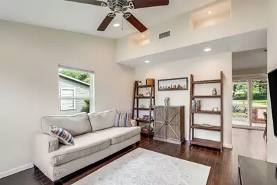 5112 Heflin Lane, Austin, TX 78721 - Photo 9