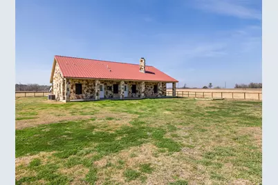 2610 Fm 3061, Thorndale, TX 76577 - Photo 31