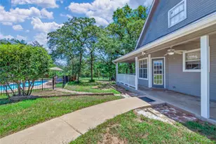 153 Ironstone Rd, Smithville, TX 78957 - Photo 31