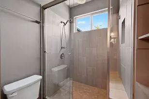 2204 E 13th St, Austin, TX 78702 - Photo 19
