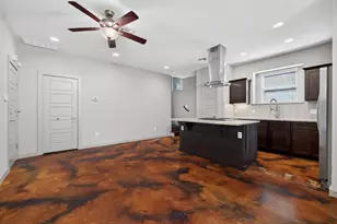 2204 E 13th St, Austin, TX 78702 - Photo 7