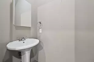 2204 E 13th St, Austin, TX 78702 - Photo 23