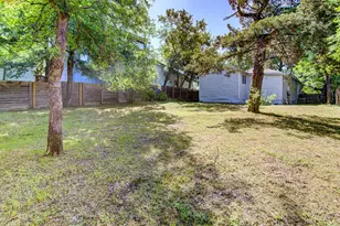 2910 E 12th St, Austin, TX 78702 - Photo 17